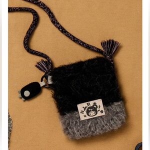 Hirono Road Journal Mini Bag – “Lost in the Night”
🖤 Authentic Pop Mart x Hirono